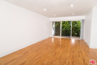 416 N Oakhurst Dr in Beverly Hills, CA - Building Photo - Building Photo