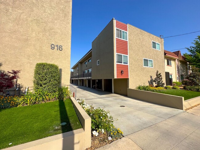 916 S. Marguerita Avenue in Alhambra, CA - Building Photo - Primary Photo