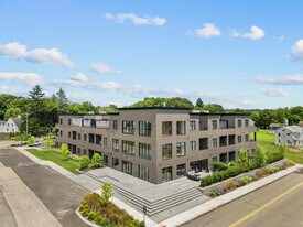 9 John St in Clinton, CT - Building Photo