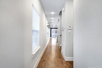 507 Elmhurst Ave in San Antonio, TX - Building Photo - Building Photo