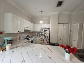 2734 Bird Ave in Miami, FL - Building Photo - Building Photo