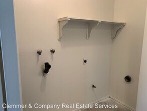 2205 Westholme Blvd in Bakersfield, CA - Building Photo - Building Photo