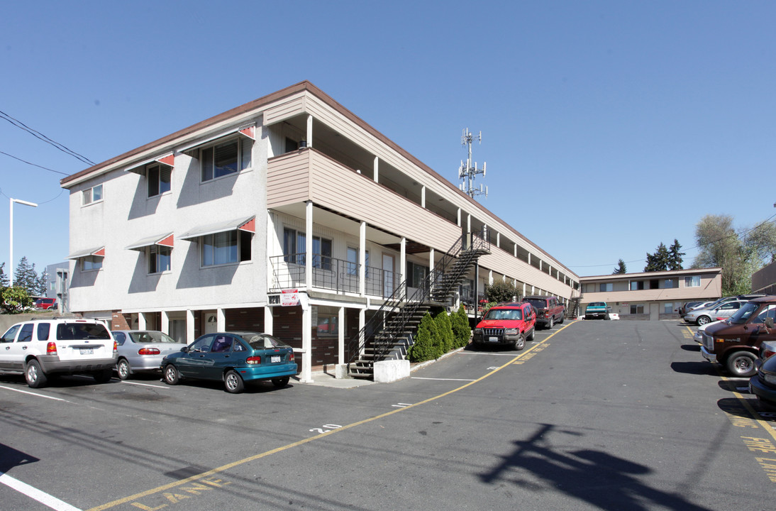 Village II Apartments in Edmonds, WA - Foto de edificio