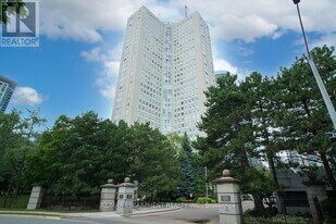 3650 Kaneff Crescent in Mississauga, ON - Building Photo