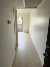 15020 Burbank Blvd, Unit Unit 101 in Los Angeles, CA - Building Photo - Building Photo