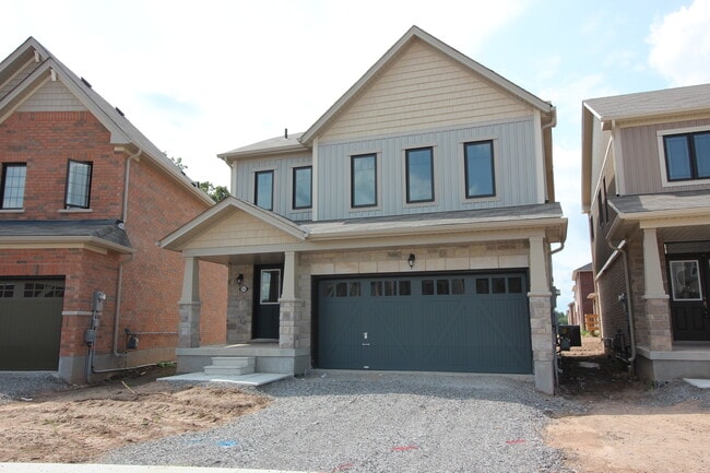 8058 Hackberry Trl in Niagara Falls, ON - Building Photo - Building Photo