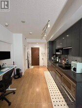 115 McMahon Dr in Toronto, ON - Building Photo - Building Photo