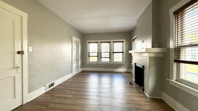 771 Amherst St, Unit 2 in Buffalo, NY - Foto de edificio - Building Photo