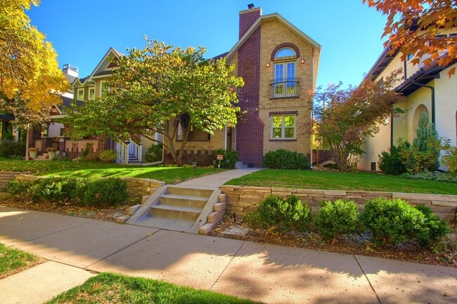 property at 620 S Race St