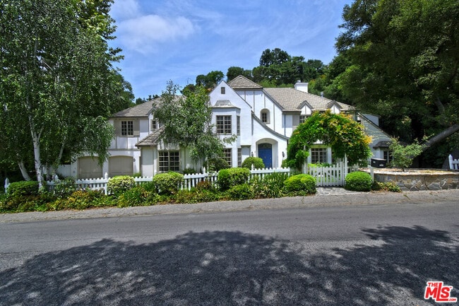 3254 Oakdell Rd in Los Angeles, CA - Building Photo - Building Photo