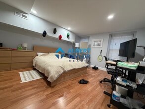 475 Massachusetts Ave, Unit 1 in Boston, MA - Foto de edificio - Building Photo