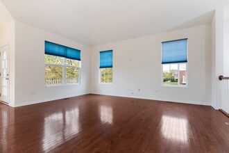 2528 Dunraven Ave in Naperville, IL - Building Photo - Building Photo