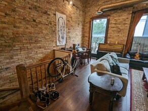 3155 N Halsted St, Unit 2 in Chicago, IL - Building Photo - Building Photo