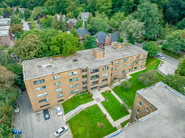 Mountain View Apartments in Hamilton, ON - Building Photo - Building Photo