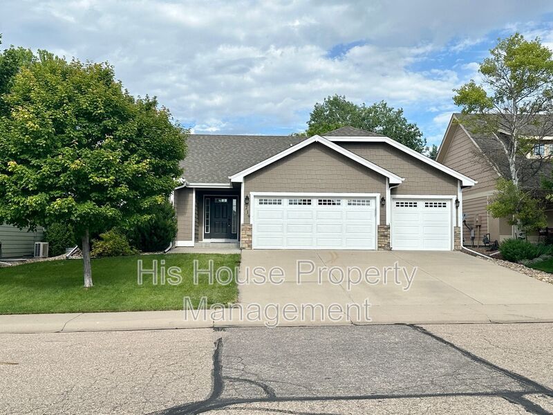 3219 66th Ave Ct in Greeley, CO - Building Photo
