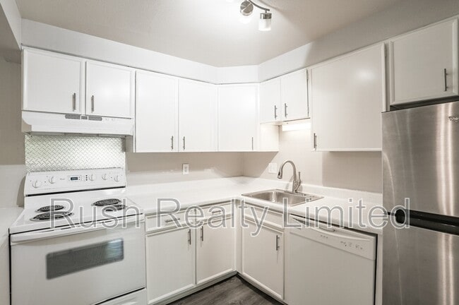 1800 Fenton St in Lakewood, CO - Foto de edificio - Building Photo