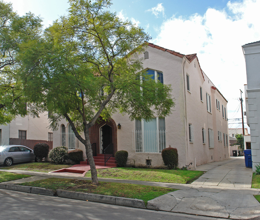 445 N Genesee Ave in Los Angeles, CA - Building Photo