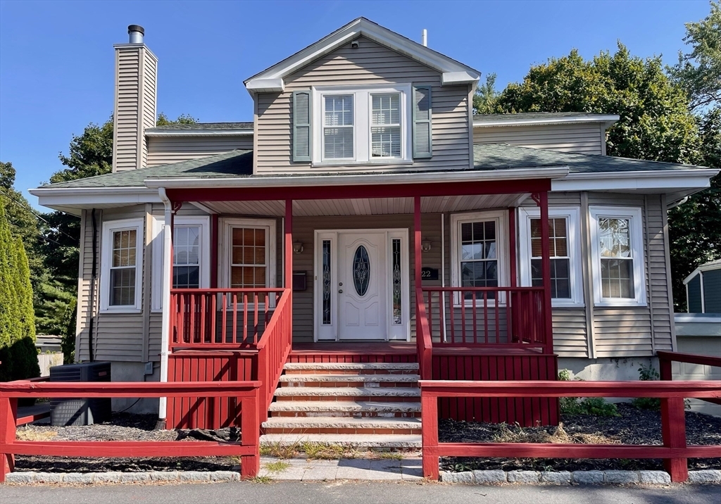 22 Lindale Ave in Dedham, MA - Foto de edificio