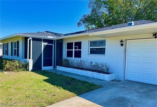 2709 SE 18th Pl in Cape Coral, FL - Building Photo - Building Photo