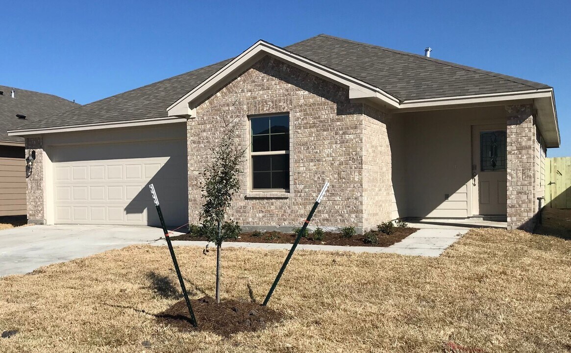 1258 Breebry Dr in Corpus Christi, TX - Building Photo
