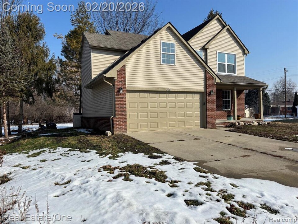 2663 Parasol Dr in Troy, MI - Building Photo