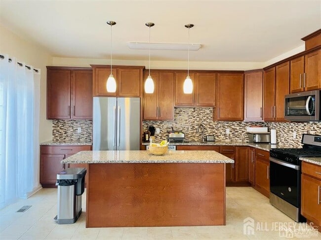 33 Blair St in South Plainfield, NJ - Building Photo - Building Photo