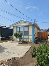 639-643 S Elmhurst Ave in Oakland, CA - Building Photo - Building Photo