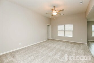 300 Micah Ln in Ferris, TX - Building Photo - Building Photo