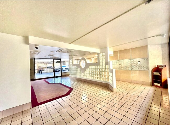 780 Amana St in Honolulu, HI - Building Photo - Building Photo