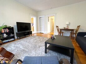 18 Euston St in Brookline, MA - Building Photo