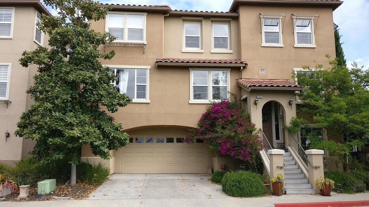 742 Portofino Pl in San Jose, CA - Building Photo