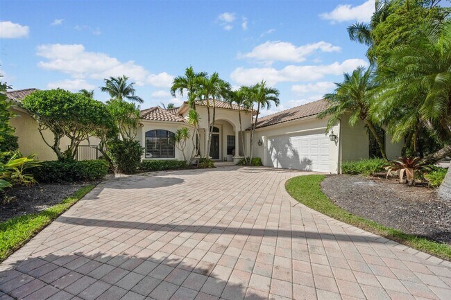 2911 Bent Cypress Rd in Wellington, FL - Building Photo - Building Photo