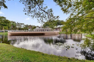 9833 Westview Dr in Coral Springs, FL - Building Photo - Building Photo