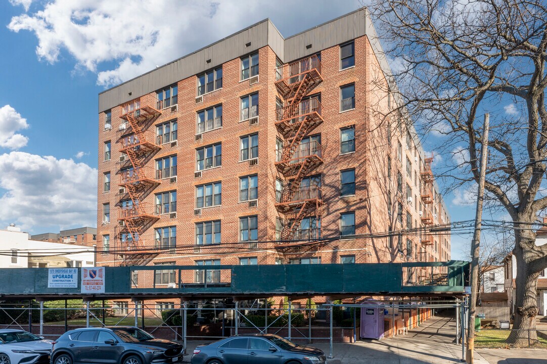1075 Sheepshead Bay Rd in Brooklyn, NY - Building Photo