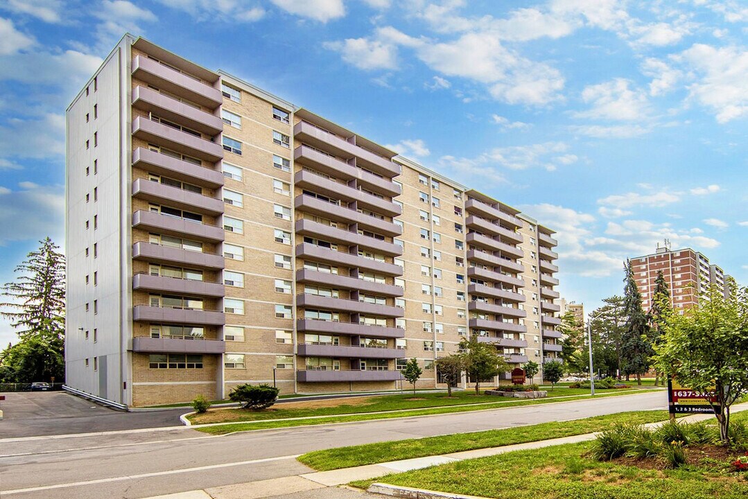 Cresswell Court Apartments in Burlington, ON - Building Photo