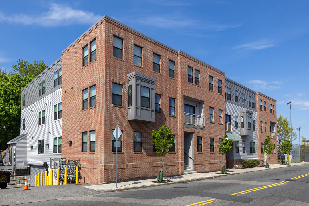 16 Boardman St in Boston, MA - Foto de edificio