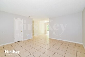 3694 Rundo Dr in Orlando, FL - Foto de edificio - Building Photo