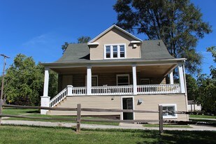 1875 River Rd in St Clair, MI - Building Photo