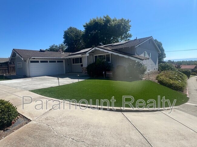 30407 Treeview St in Hayward, CA - Foto de edificio - Building Photo