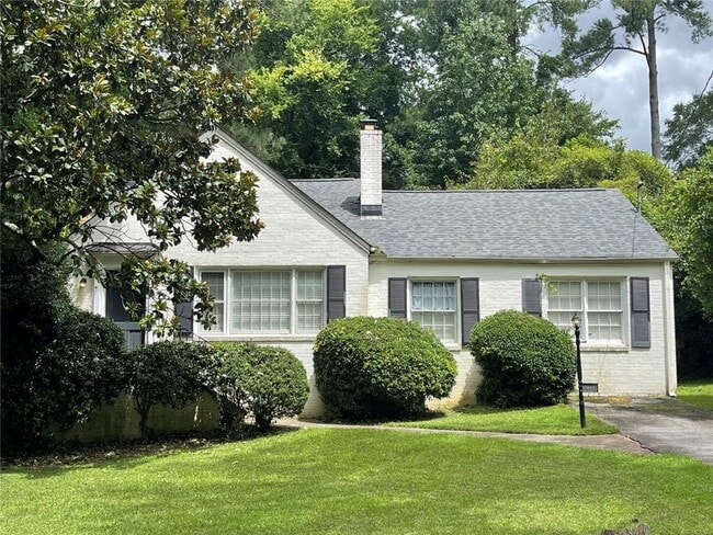 3538 Kingsboro Rd NE