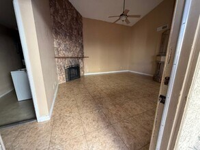 8256 Abercrombe Way in Las Vegas, NV - Building Photo - Building Photo