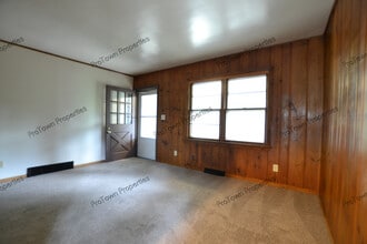 10 Riverview St, Unit 5 in North Aurora, IL - Building Photo - Building Photo