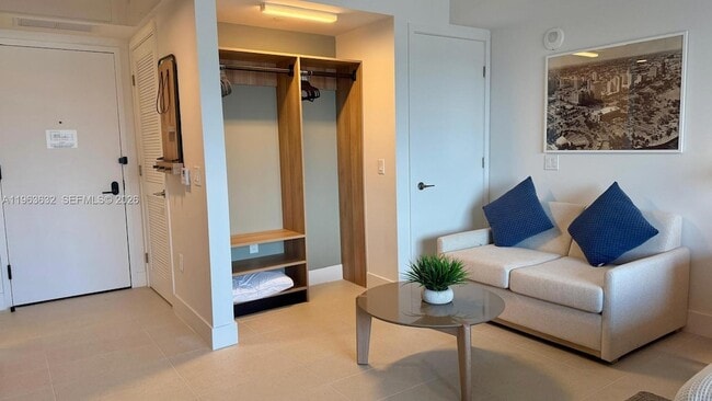 159 NE 6th St, Unit 4010 in Miami, FL - Building Photo - Building Photo