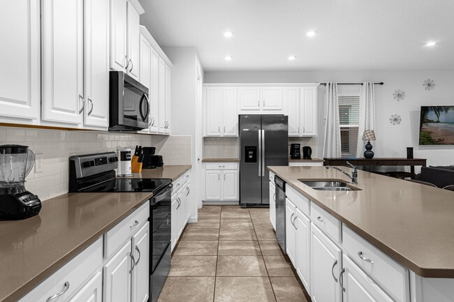 property at 8906 Caroline Bay Ct
