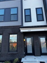 309 Lyla Ln in New Brunswick, NJ - Building Photo - Building Photo