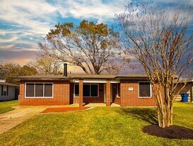 1526 15th Ave N in Texas City, TX - Building Photo