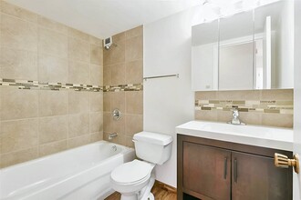 Kingsway Lofts & Apartments in Edmonton, AB - Building Photo - Building Photo