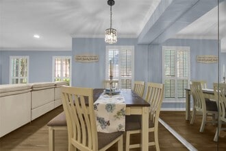 351 N Post Oak Ln in Houston, TX - Building Photo - Building Photo