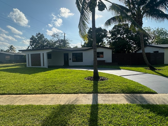 3511 NW 35th Ave