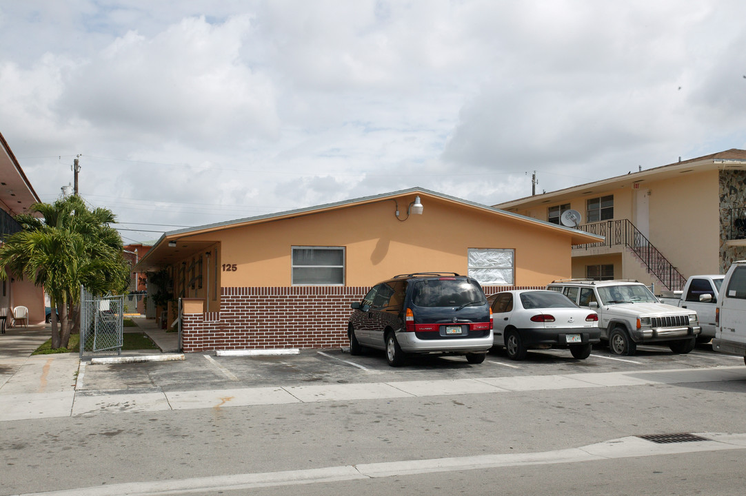 125 W 26th St in Hialeah, FL - Building Photo